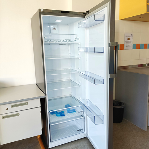 Kühlschrank in der Bibliothek